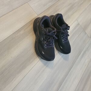 Brooks Black Athletic Shoes